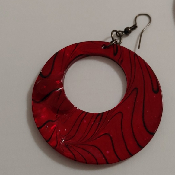 Earings - Picture 2 of 3